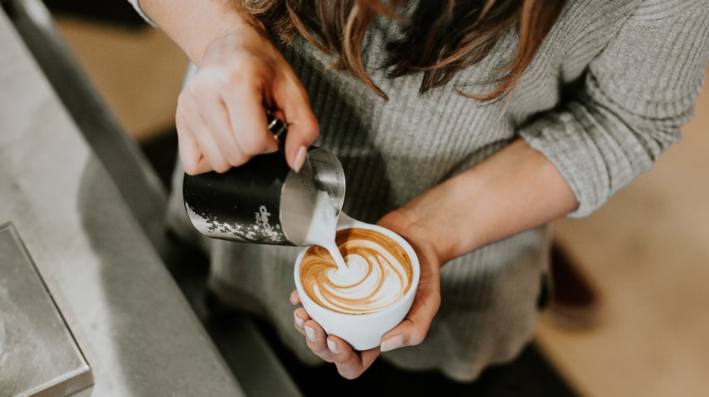 Кофе в бывшем Starbucks начнут делать на молоке воронежской «ЭкоНивы».jpg