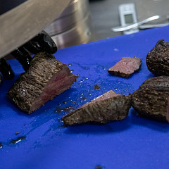 Доска разделочная Luxstahl 600х400х18 желтая полипропилен в Москве , фото 2